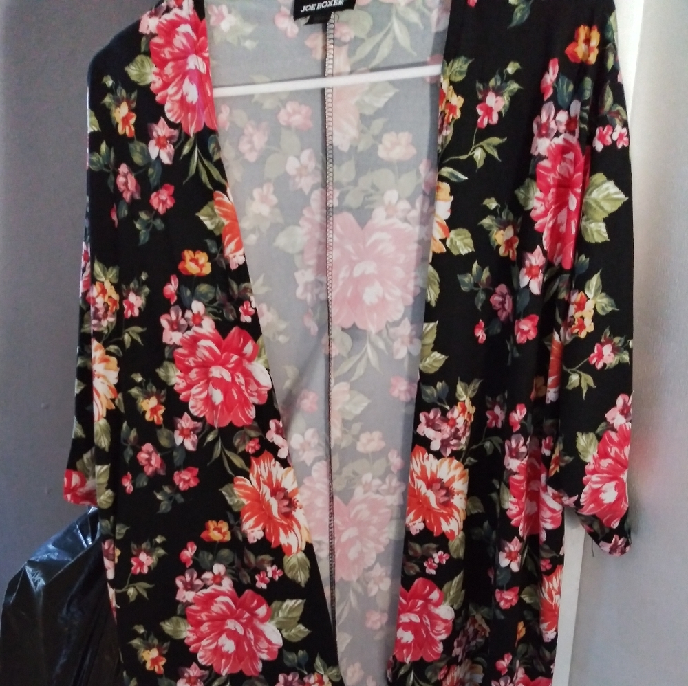 stretch material says ( M) BUT fits 1x or 18